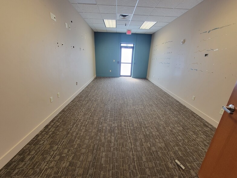 2101 W 41st St, Sioux Falls, SD à louer - Photo intérieure – Image 3 sur 34