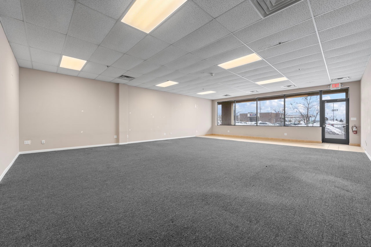 1116 W Devon Ave, Elk Grove Village, IL à louer Photo intérieure– Image 1 sur 27