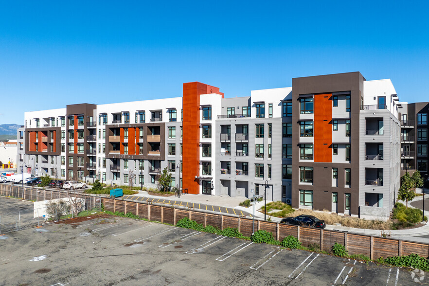 7688 Saint Patrick Way, Dublin, CA à louer - Photo de l’immeuble – Image 1 sur 28