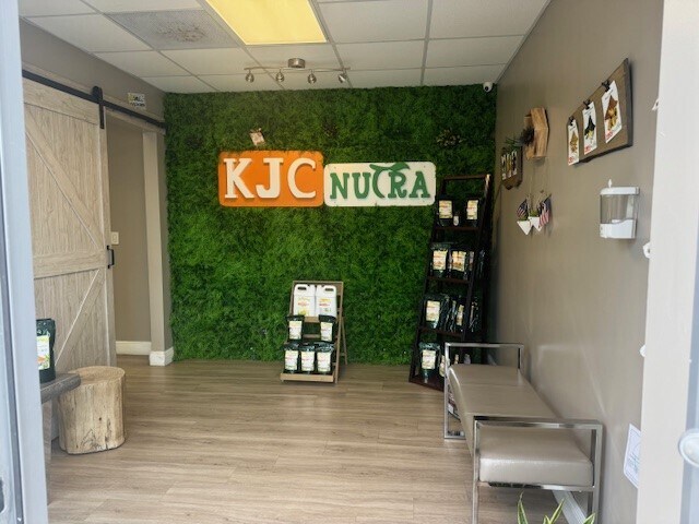 12601 NW 115th Ave, Medley, FL à louer - Photo intérieure – Image 3 sur 42