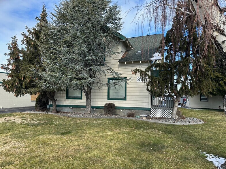 3104 W Kennewick Ave, Kennewick, WA à louer - Photo de l’immeuble – Image 2 sur 13
