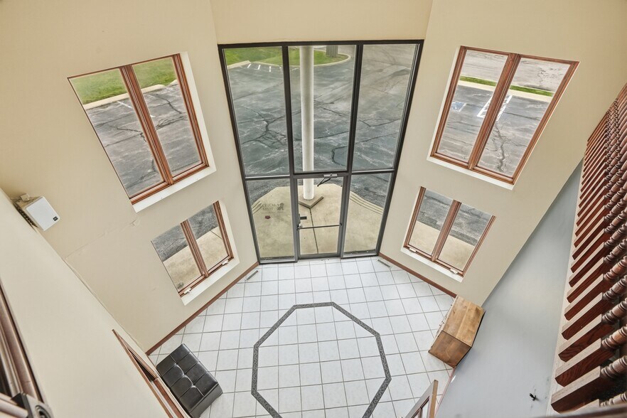 8080 E 109th Ave, Crown Point, IN à vendre - Photo de l’immeuble – Image 3 sur 25
