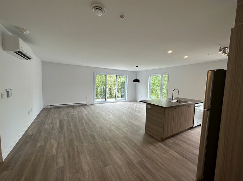 332 Du Comté, St-Zotique, QC à vendre - Photo intérieure – Image 3 sur 5