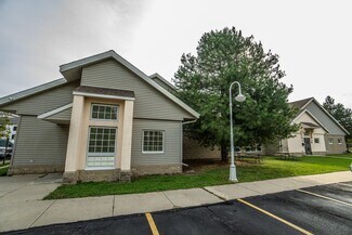 Plus de détails pour 801 E Washington St, West Bend, WI - Santé à vendre