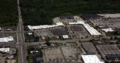 701 N Milwaukee Ave, Vernon Hills, IL - VUE AÉRIENNE  vue de carte - Image1