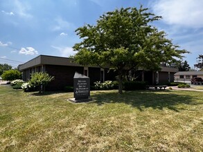 1200 Maple Dr, Peru, IL à louer Photo de l’immeuble– Image 1 sur 2