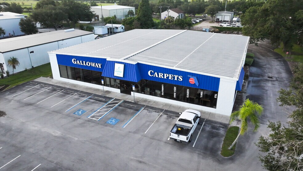 2145 Edgewood Dr, Lakeland, FL à vendre - Photo de l’immeuble – Image 1 sur 14