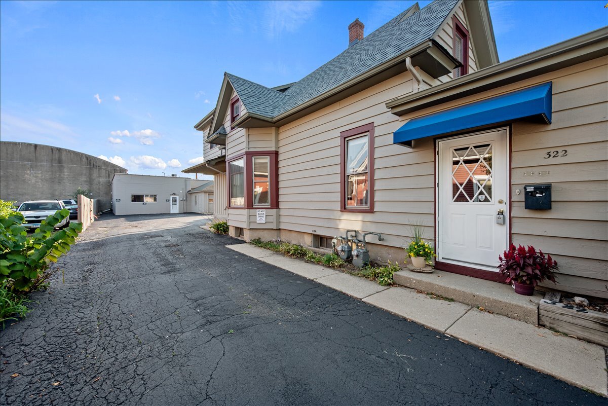 322 Hamilton St, Geneva, IL à vendre Photo de l’immeuble– Image 1 sur 30
