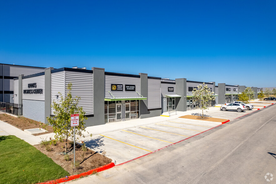 8114 City Base Landing, San Antonio, TX à louer - Photo principale – Image 1 sur 41