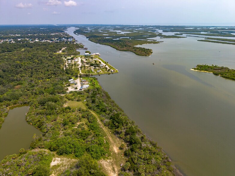 641 N US Highway 1, Oak Hill, FL à vendre - Photo de l’immeuble – Image 3 sur 7