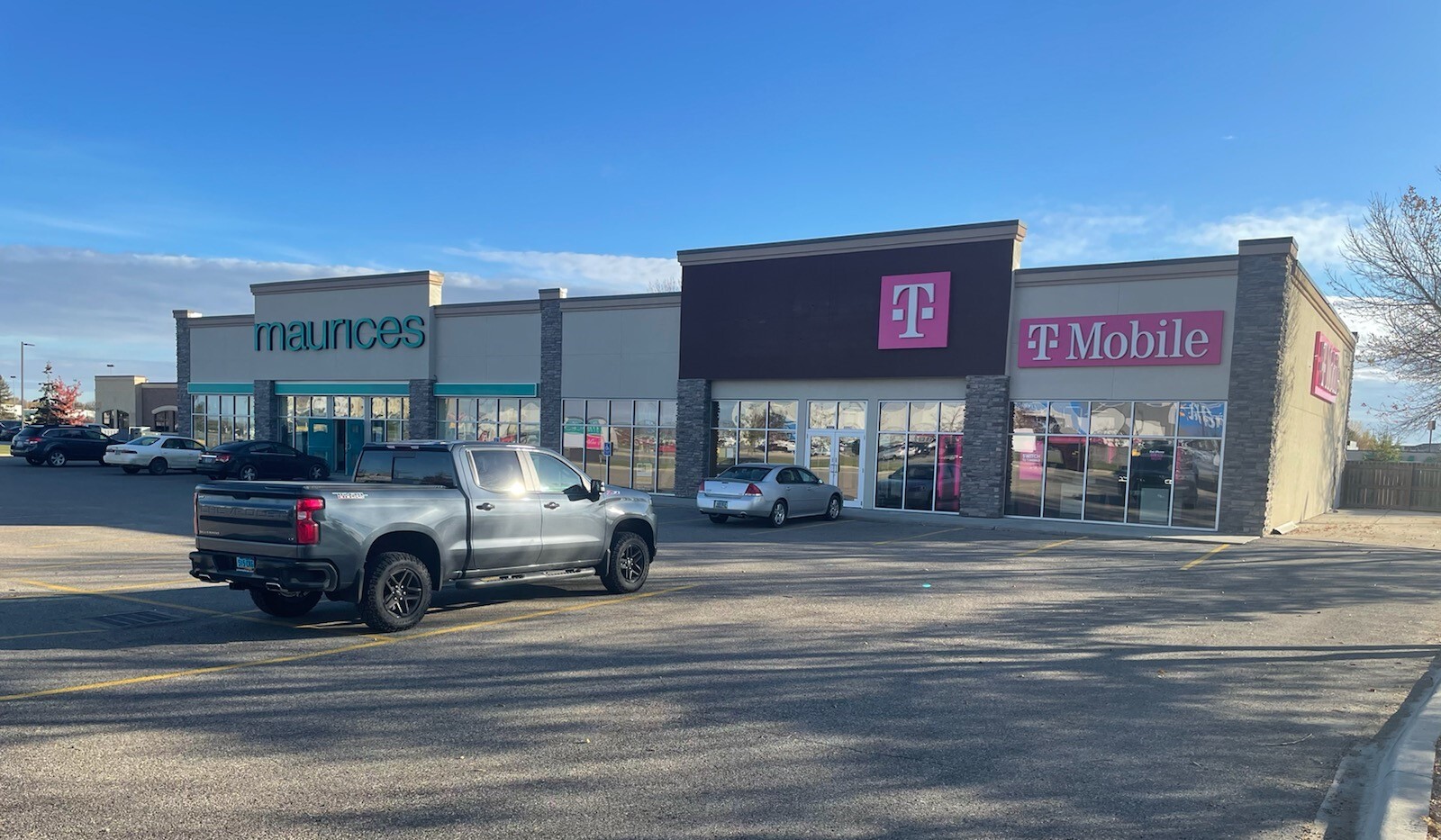 809 26th St SW, Jamestown, ND à louer Photo de l’immeuble– Image 1 sur 5