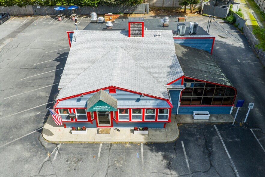 618 Craigville Beach Rd, Centerville, MA à vendre - Photo de l’immeuble – Image 2 sur 6