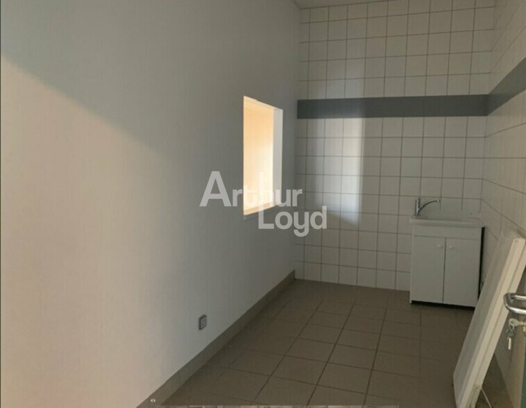 219 Rue Laszlo Biro, Archamps à louer - Photo intérieure – Image 3 sur 8