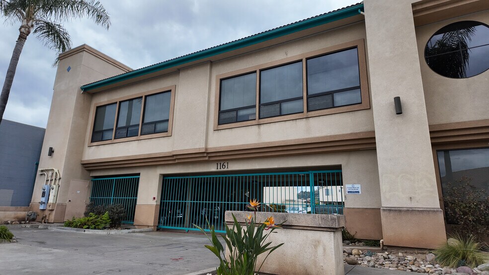 1161 E Main St, El Cajon, CA à louer - Photo de l’immeuble – Image 3 sur 4