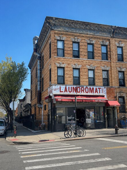 661 Central Ave, Brooklyn, NY à vendre - Photo de l’immeuble – Image 2 sur 22