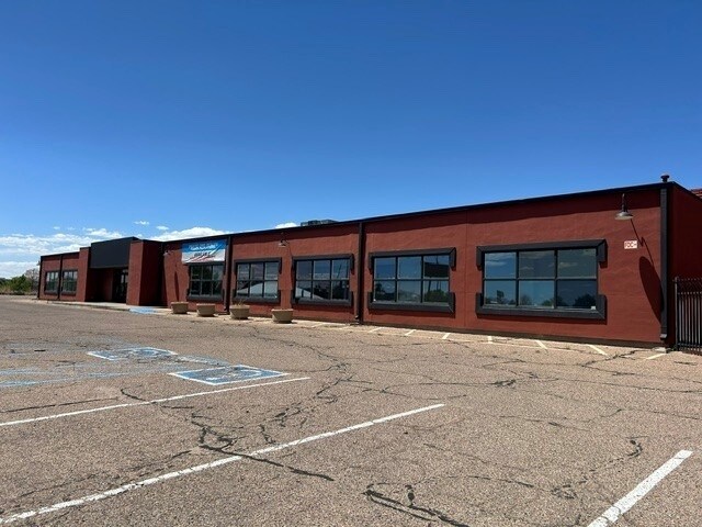 901 Saint Michaels Dr, Santa Fe, NM à louer - Photo de l’immeuble – Image 1 sur 15