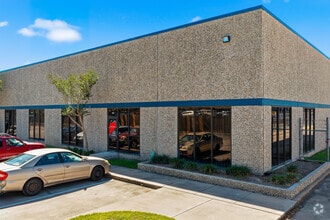 18207 Chisholm Trl, Houston, TX à louer Photo de l’immeuble– Image 2 sur 12