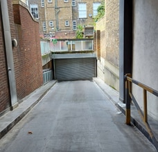 24 Eagle St, Londres à louer Photo de l’immeuble– Image 1 sur 1