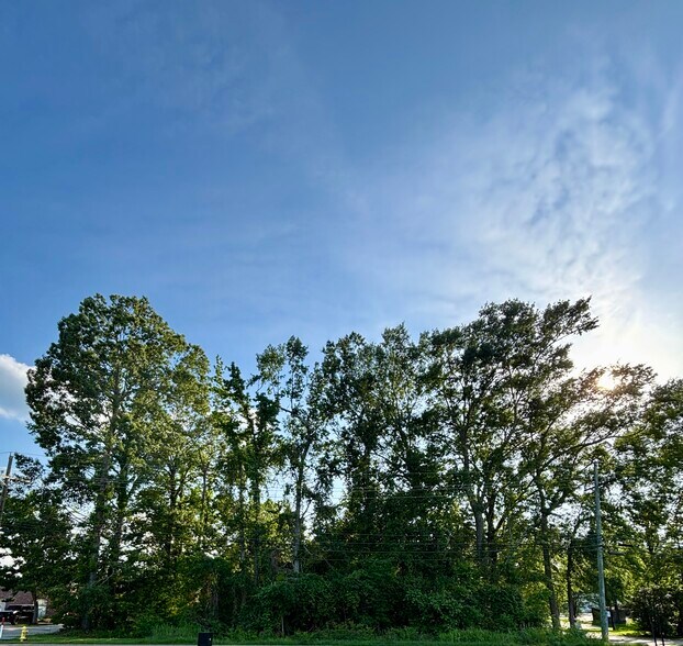 655 Highlandia Dr, Baton Rouge, LA à vendre - Photo principale – Image 1 sur 1