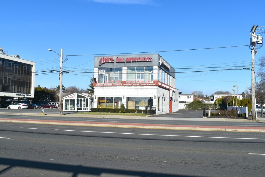 1999 Hempstead Tpke, East Meadow, NY à louer - Photo de l’immeuble – Image 2 sur 4