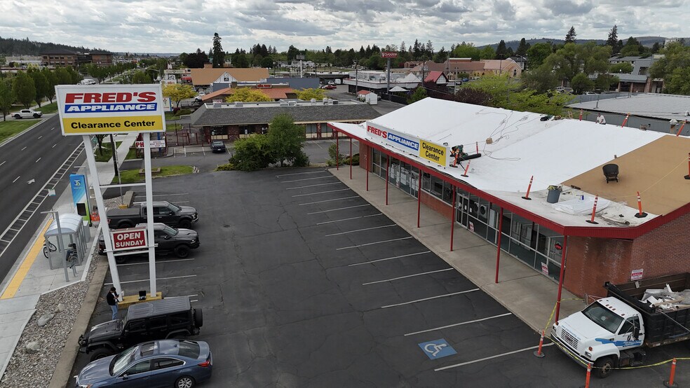 10619 E Sprague Ave, Spokane, WA à vendre - Photo de l’immeuble – Image 2 sur 5