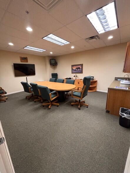 13570 Meadowgrass Dr, Colorado Springs, CO à louer - Photo de l’immeuble – Image 2 sur 14