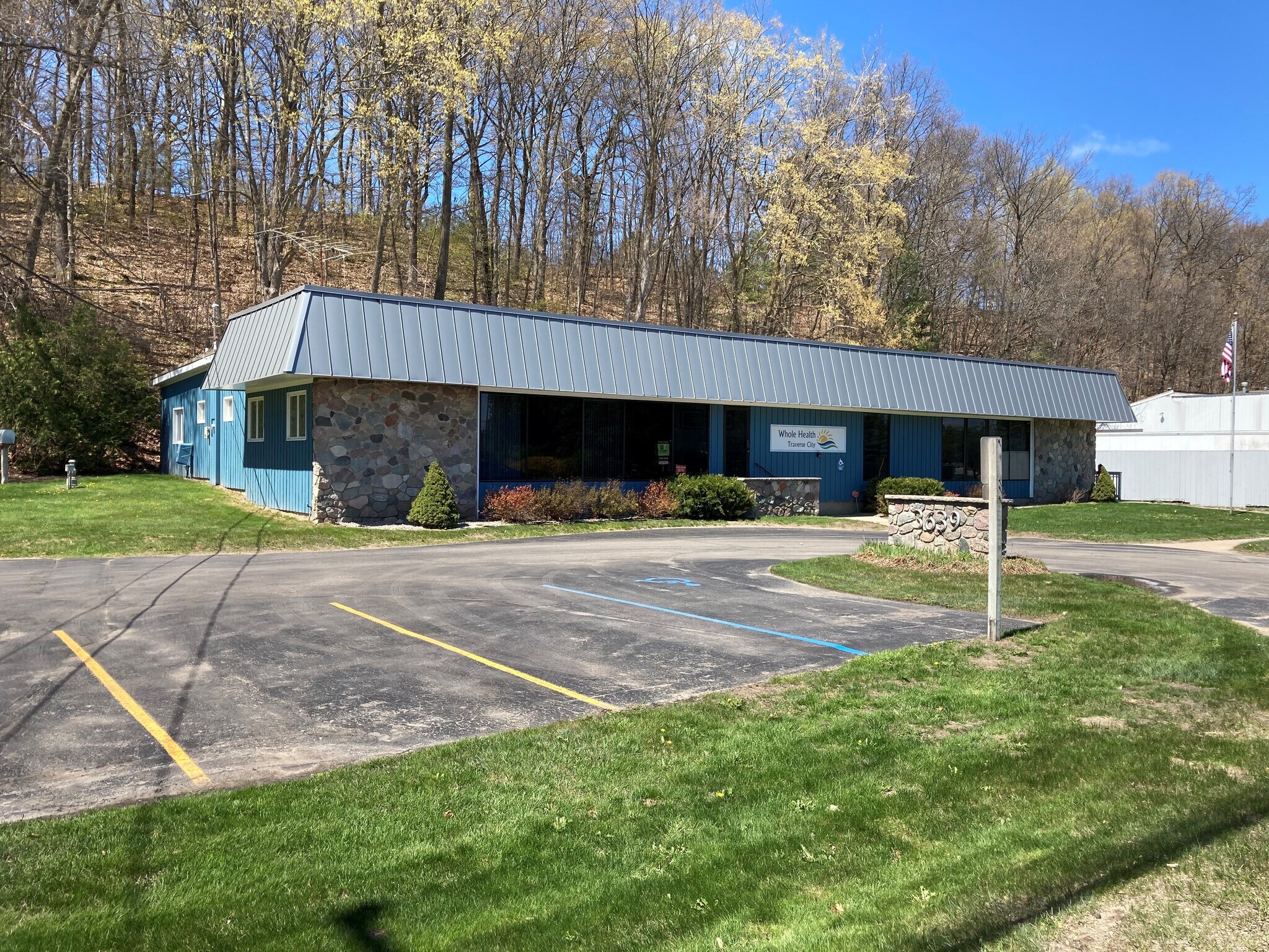 3639 Cass Rd, Traverse City, MI à louer Photo principale– Image 1 sur 6