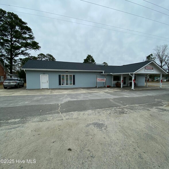 700 N Kinston Blvd, Pink Hill, NC à vendre - Photo principale – Image 1 sur 24