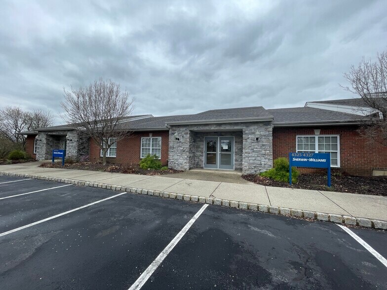 4321 Easton Ave, Bethlehem, PA à louer - Photo de l’immeuble – Image 3 sur 5