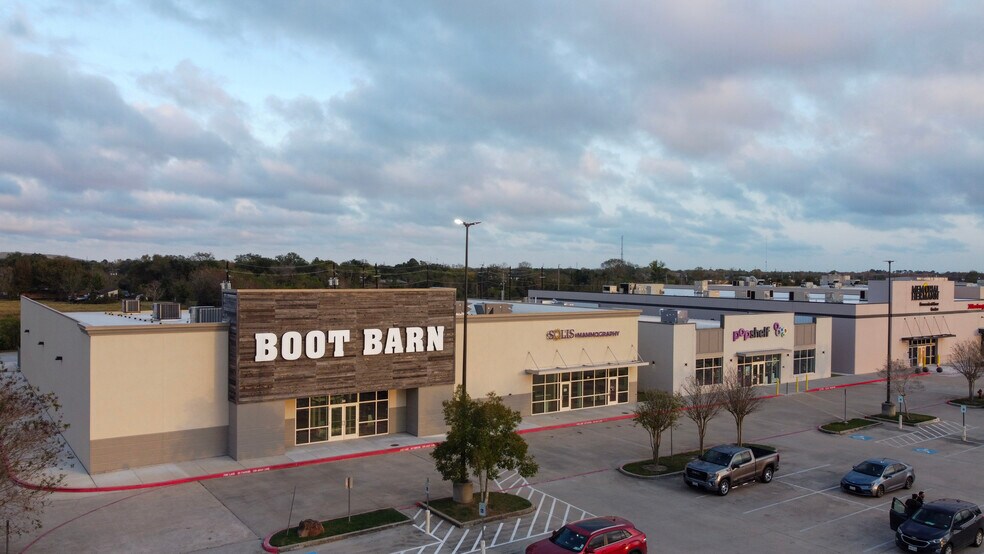 230-240 N Bypass 35, Alvin, TX à vendre - Photo de l’immeuble – Image 3 sur 4