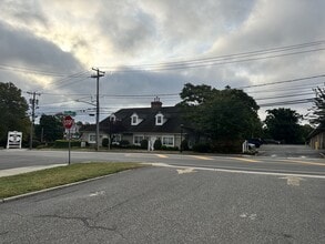 36 Route 25A, Setauket, NY à louer Photo de l’immeuble– Image 2 sur 10