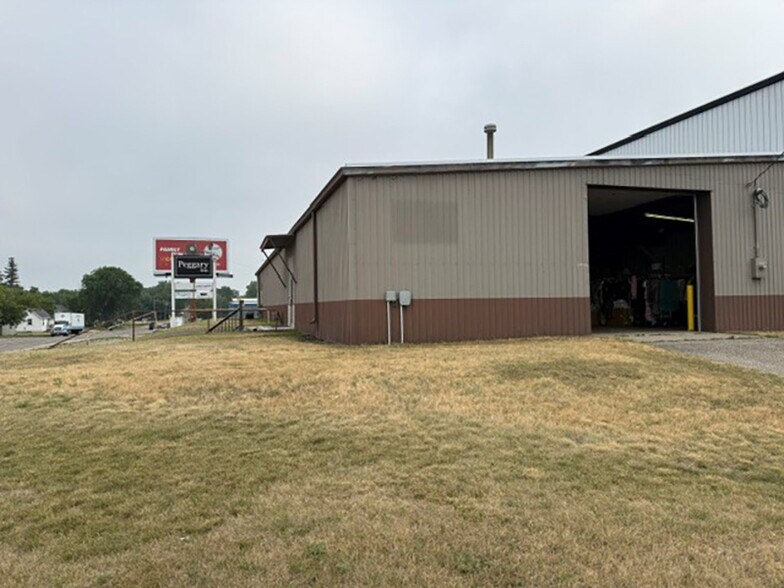 719 Roosevelt Ave, Detroit Lakes, MN à vendre - Photo de l’immeuble – Image 2 sur 23