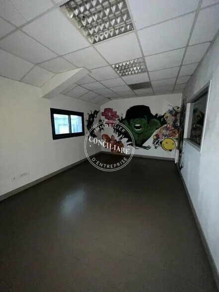 Industriel/Logistique dans Toulouse à louer - Photo de l’immeuble – Image 2 sur 5