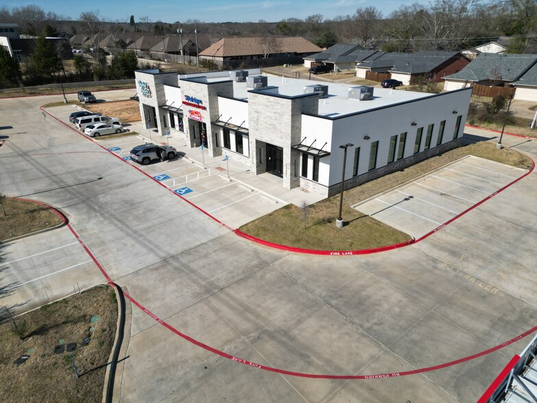 1011 W Grande Blvd, Tyler, TX à louer - Photo principale – Image 1 sur 1