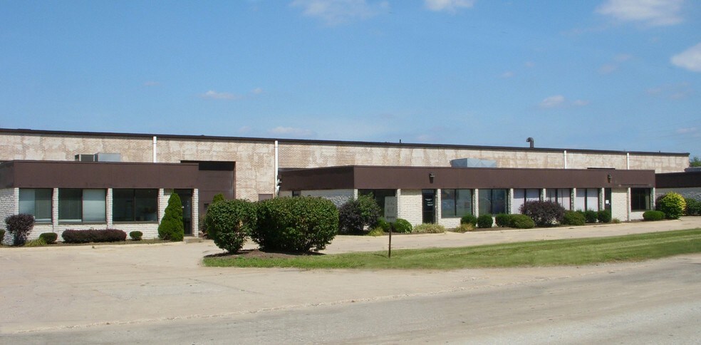 777 W Smith Rd N, Medina, OH à louer - Photo de l’immeuble – Image 3 sur 7