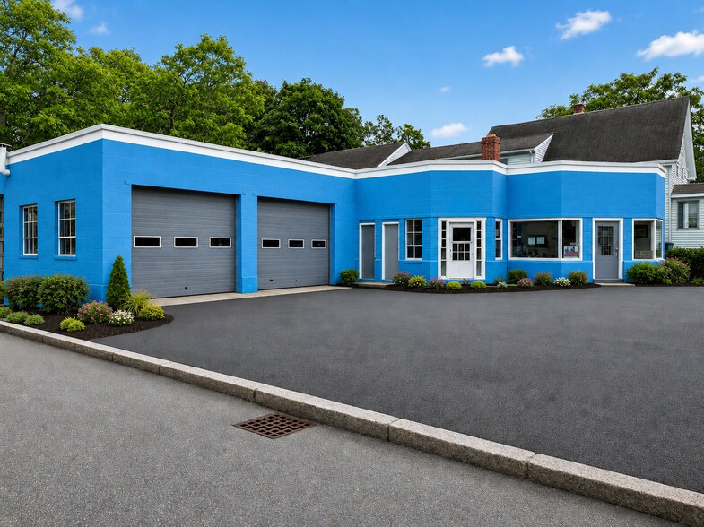 614 Moody St, Waltham, MA à vendre - Photo de l’immeuble – Image 1 sur 5