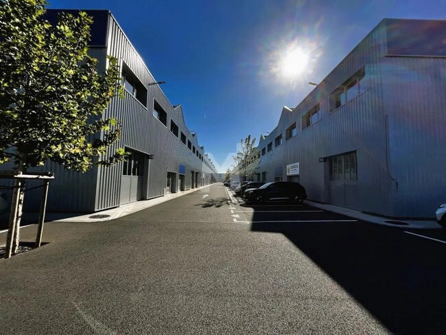 Plus de détails pour Bureau, Local d'activités à louer