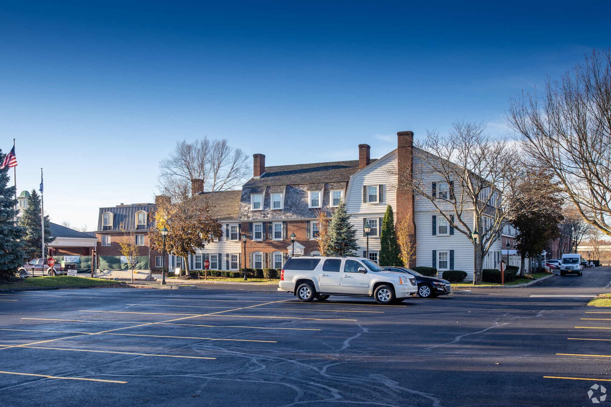 660 Albany Shaker Rd, Albany, NY à vendre Photo principale– Image 1 sur 4