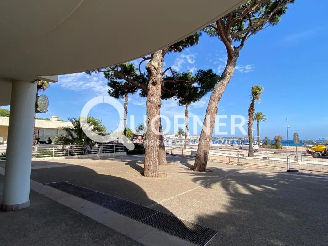 Local commercial dans Fréjus à louer Photo de l’immeuble– Image 1 sur 5