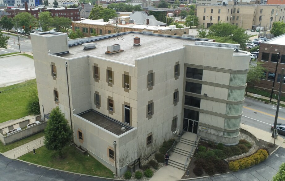 709 Clay St, Fort Wayne, IN à vendre - Photo de l’immeuble – Image 3 sur 14
