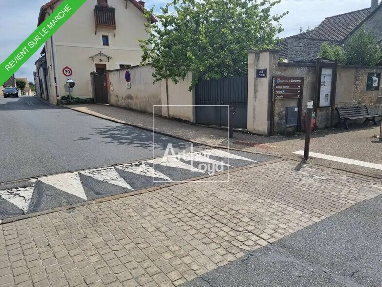 Local commercial dans Voisenon à vendre - Photo de l’immeuble – Image 3 sur 6
