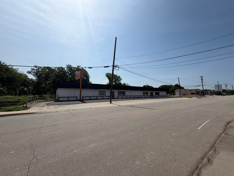 1010 N Tennessee St, McKinney, TX à vendre - Photo de l’immeuble – Image 3 sur 17