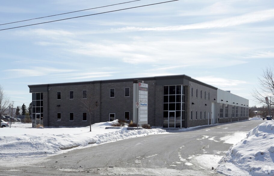 389 Clyde Rd, Cambridge, ON à louer - Photo de l’immeuble – Image 2 sur 10