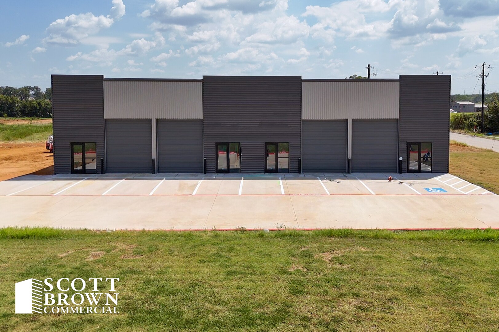 8587 Stewart Rd, Aubrey, TX à louer Photo de l’immeuble– Image 1 sur 13