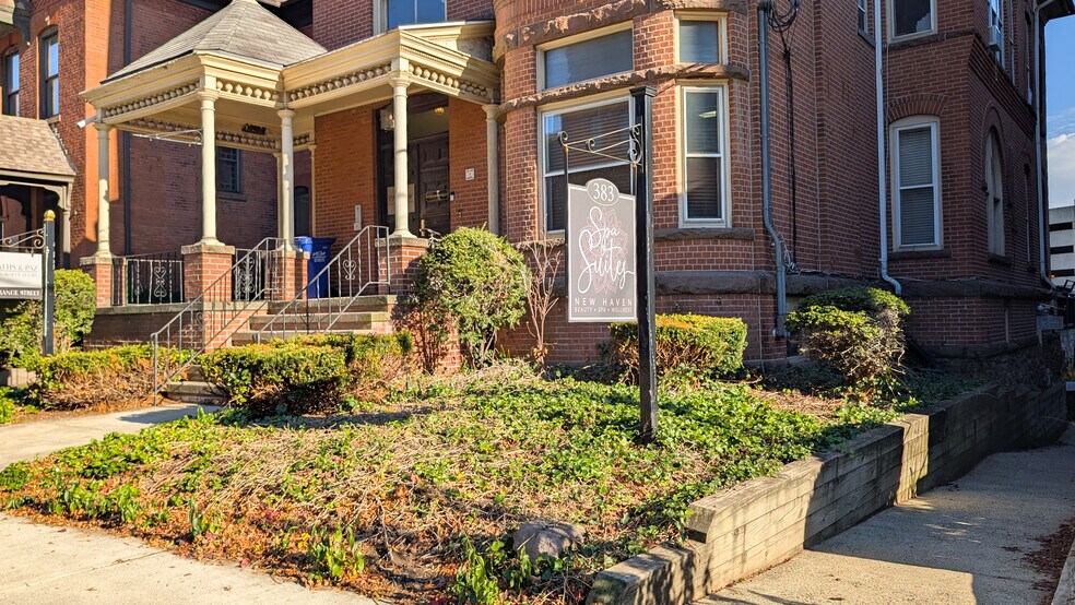 383 Orange St, New Haven, CT à louer - Photo de l’immeuble – Image 3 sur 25