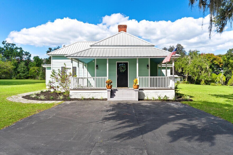 229 W McClendon St, Lady Lake, FL à vendre - Photo principale – Image 1 sur 15