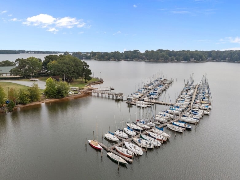 1887 Yacht Club Dr, Denver, NC à vendre - Photo de l’immeuble – Image 3 sur 3