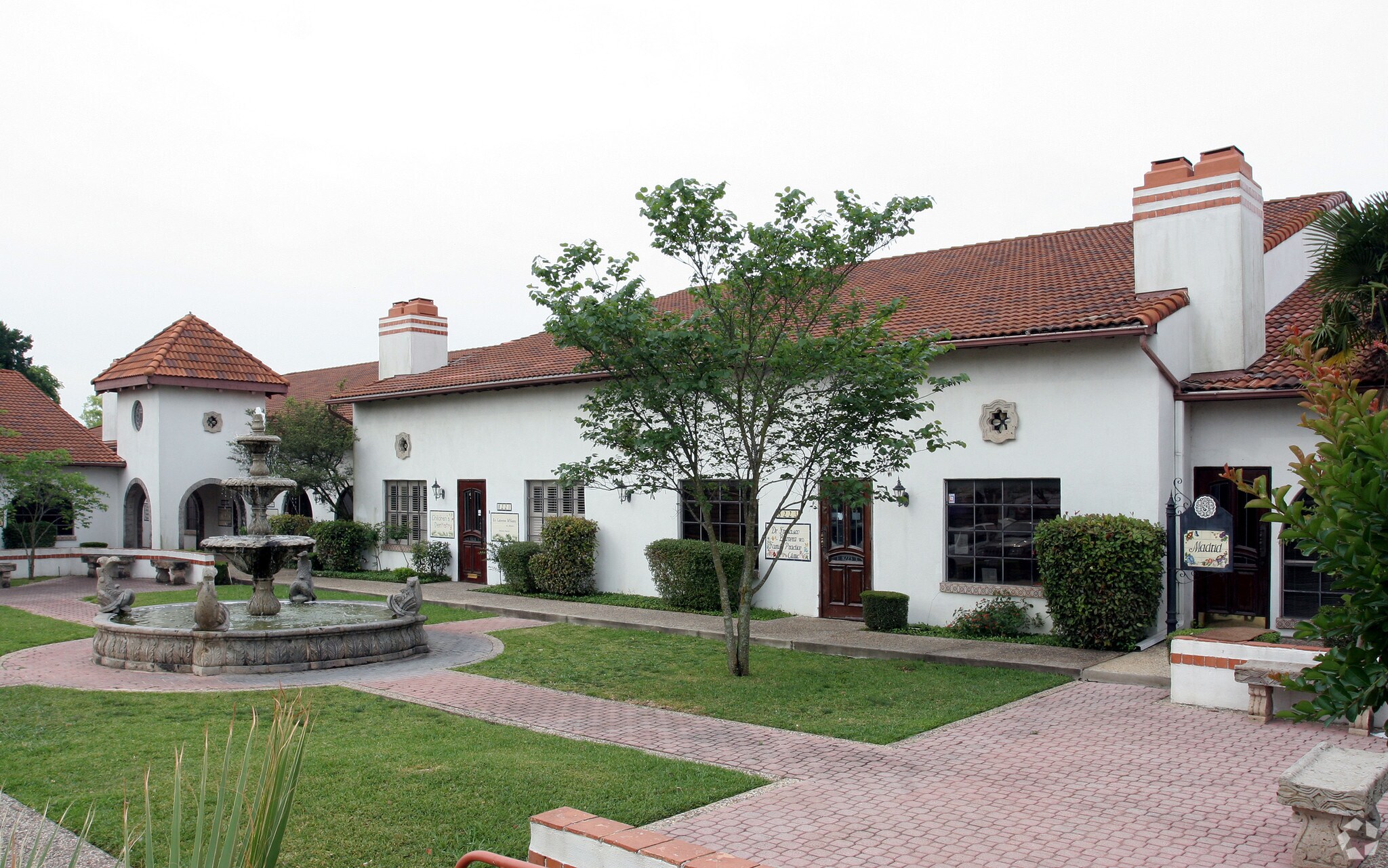 8201-8255 Fredericksburg Rd, San Antonio, TX à vendre Photo principale– Image 1 sur 10