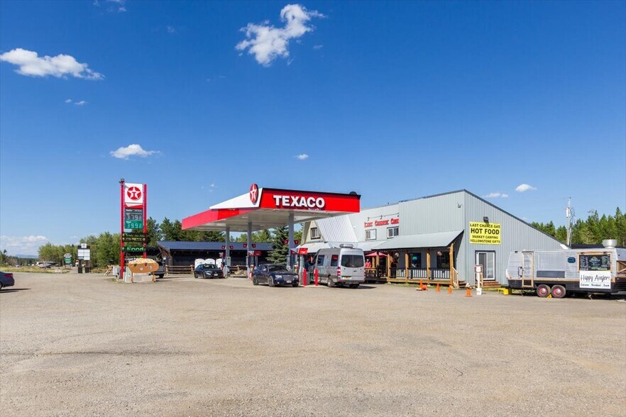3370 Highway 20, Island Park, ID à vendre - Photo de l’immeuble – Image 3 sur 26