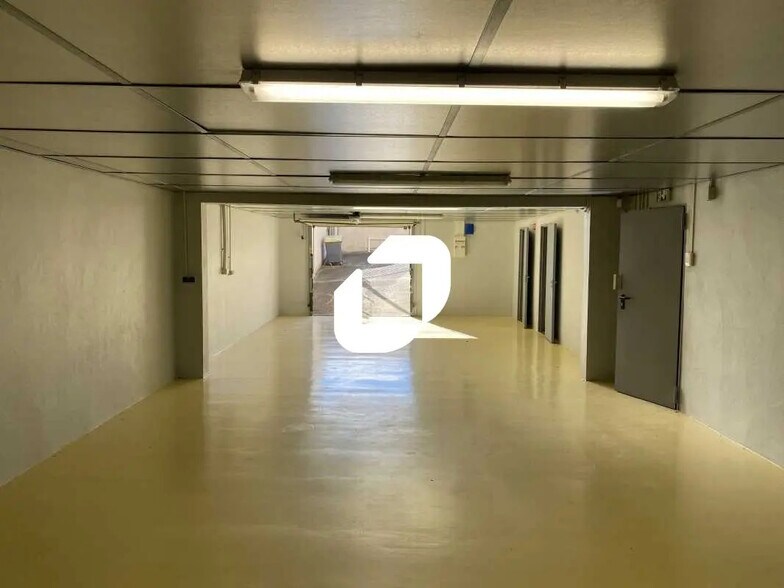 Local d’activités dans Pierrelaye à louer - Photo de l’immeuble – Image 3 sur 6